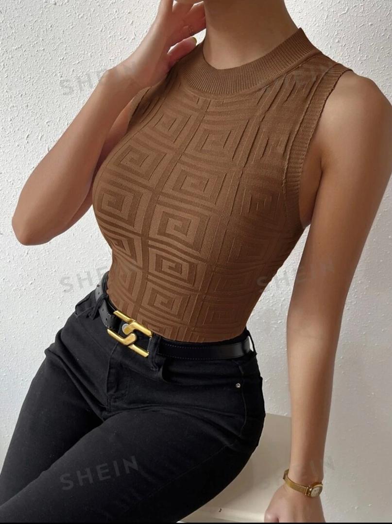 Round Neck Fitting Top Sweater Product Photo
